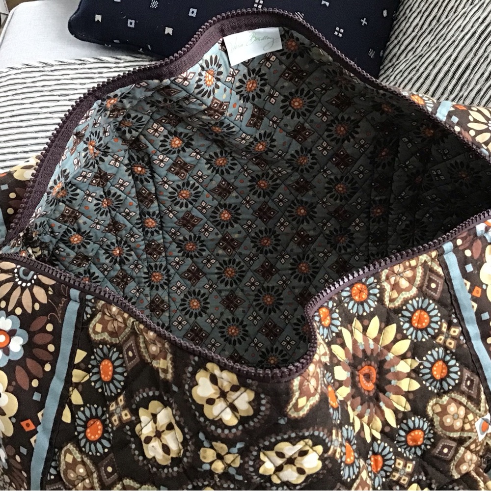 Vera Bradley - never used** - Small Duffle in Canyon retired pattern! - Picture 4 of 7